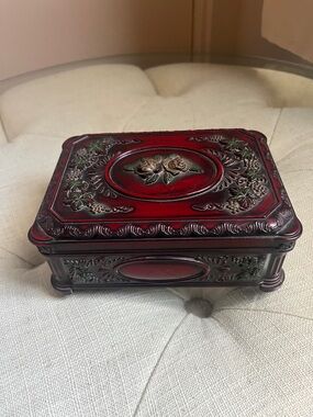 Vintage Romantic Burgundy-Red Wood Resin Floral Carved Trinket Jewelry Box